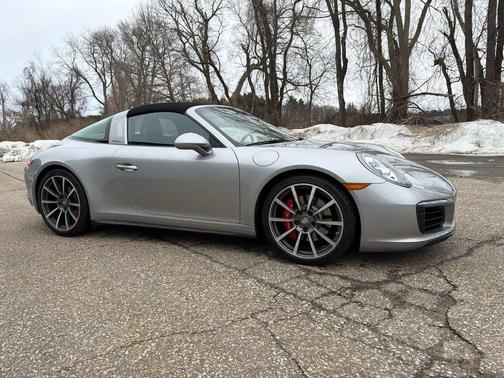 2019 Porsche 911 Targa