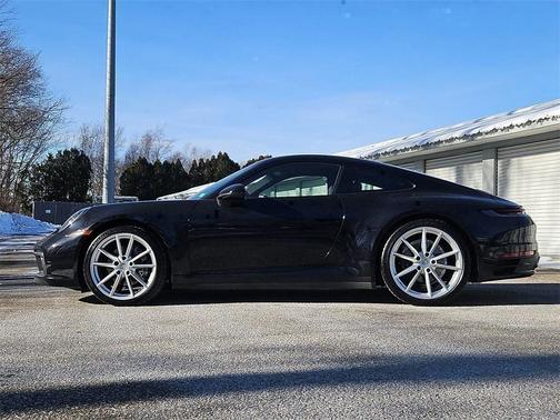 2020 Porsche 911 Carrera