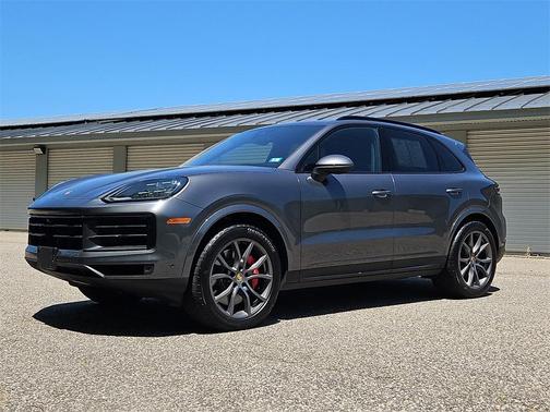 2024 Porsche Cayenne S