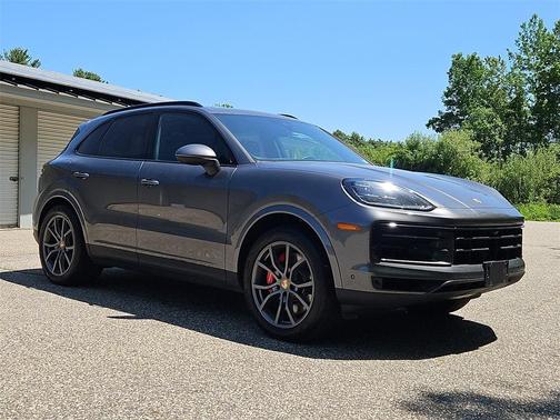 2024 Porsche Cayenne S