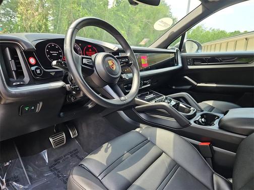 2024 Porsche Cayenne S