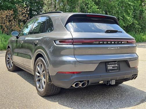 2024 Porsche Cayenne S