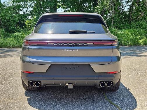 2024 Porsche Cayenne S