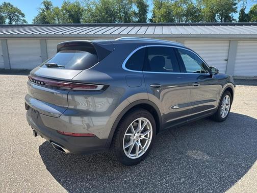 2024 Porsche Cayenne Base