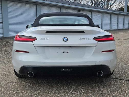 Mineral White Metallic 2022 BMW Z4 sDrive30i