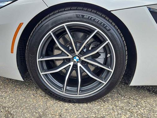 Mineral White Metallic 2022 BMW Z4 sDrive30i