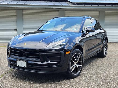 2023 Porsche Macan Base (PDK)