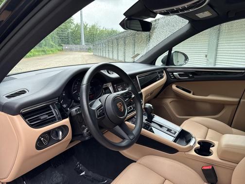 2023 Porsche Macan 