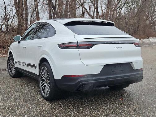 White 2023 Porsche Cayenne Platinum Edition