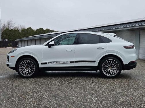 White 2023 Porsche Cayenne Platinum Edition