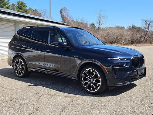 2023 BMW X7 M60i