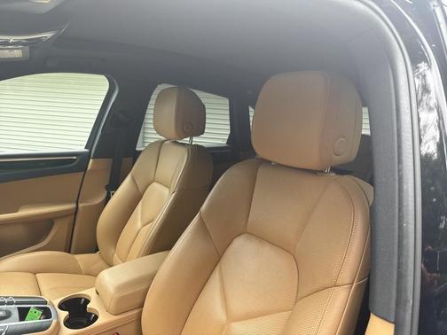 2018 Porsche Macan Base (PDK)
