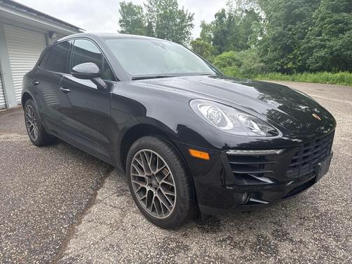 2018 Porsche Macan Base (PDK)