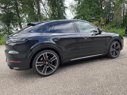 2023 Porsche Cayenne E-Hybrid Coupe Platinum Edition