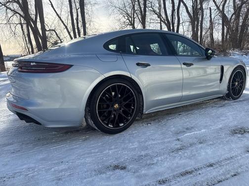2017 Porsche Panamera 4S