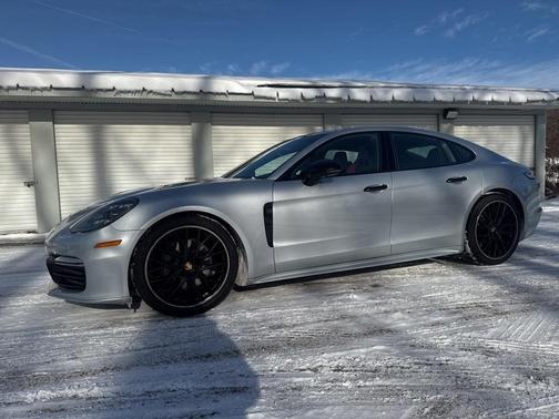 2017 Porsche Panamera 4S