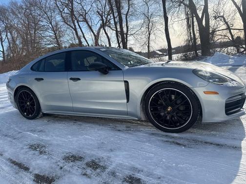 2017 Porsche Panamera 4S