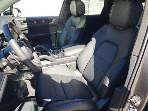 2026 Porsche Cayenne GTS