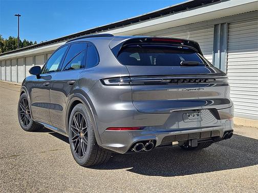 2026 Porsche Cayenne GTS