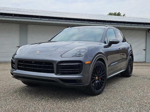 Quartzite Grey Metallic 2021 Porsche Cayenne GTS