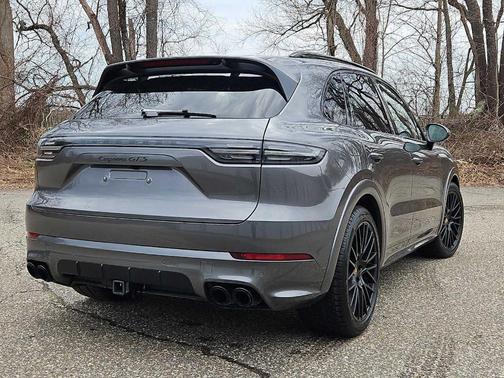 Quartzite Grey Metallic 2021 Porsche Cayenne GTS