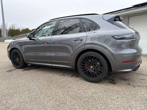 2021 Porsche Cayenne GTS