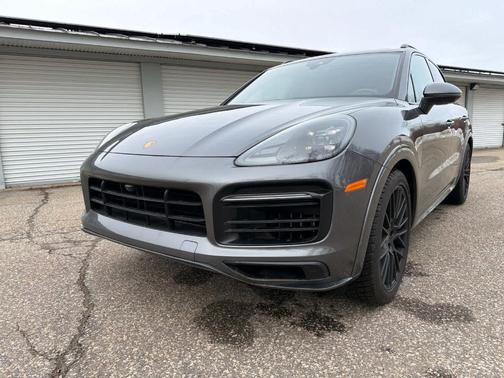 2021 Porsche Cayenne GTS