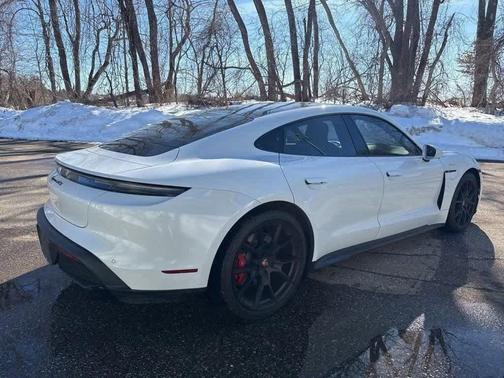 2022 Porsche Taycan GTS