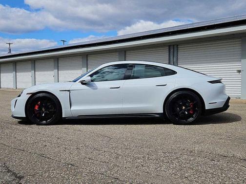 Carrara White Metallic 2022 Porsche Taycan GTS