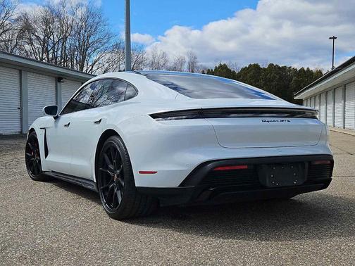 Carrara White Metallic 2022 Porsche Taycan GTS