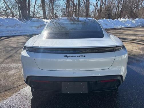 2022 Porsche Taycan GTS