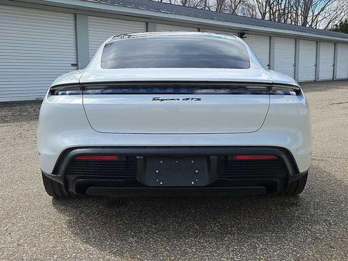 Carrara White Metallic 2022 Porsche Taycan GTS