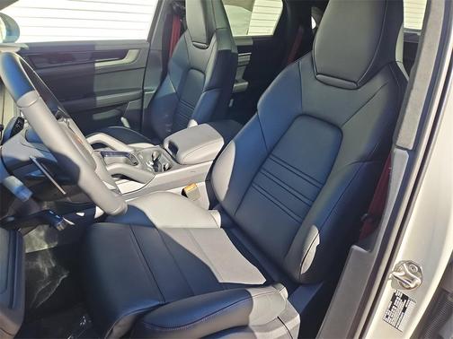 2026 Porsche Cayenne GTS