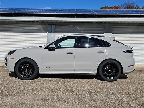 2026 Porsche Cayenne GTS