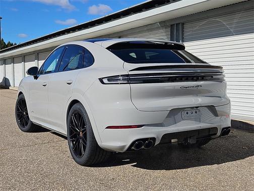 2026 Porsche Cayenne GTS