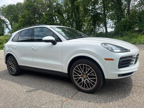 2023 Porsche Cayenne Platinum Edition