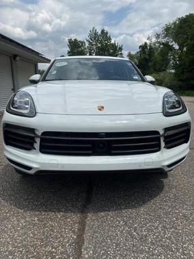 2023 Porsche Cayenne Platinum Edition