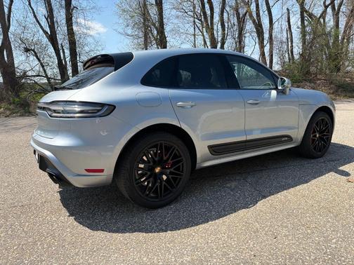 Dolomite Silver Metallic 2023 Porsche Macan GTS