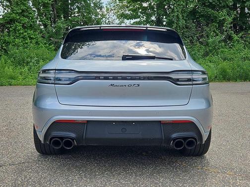 Dolomite Silver Metallic 2023 Porsche Macan GTS