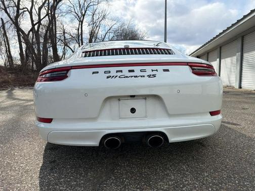 White 2018 Porsche 911 Carrera 4S
