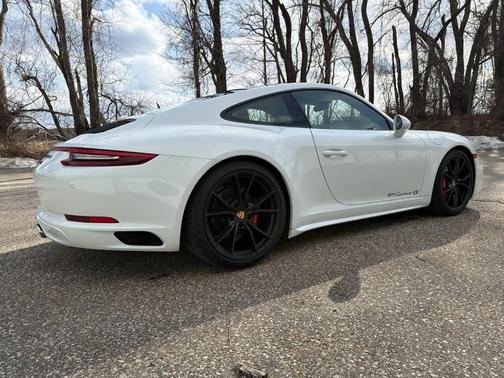 2018 Porsche 911 Carrera 4S