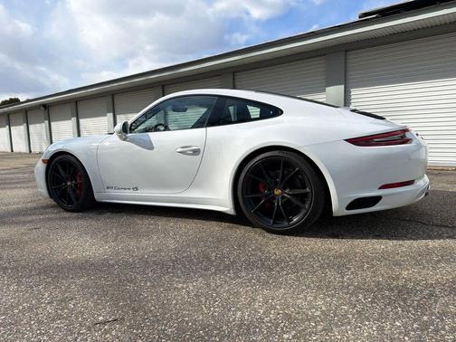 2018 Porsche 911 Carrera 4S