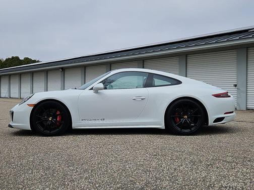 White 2018 Porsche 911 Carrera 4S