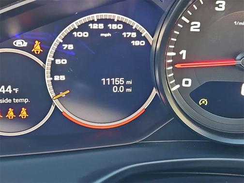 2023 Porsche Panamera 4 Platinum Edition