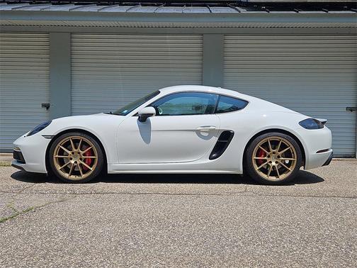 2022 Porsche 718 Cayman GTS 4.0