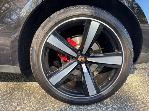 2023 Porsche Macan S