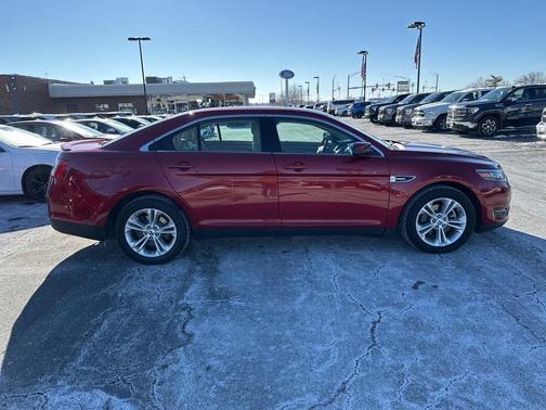 2015 Ford Taurus SEL