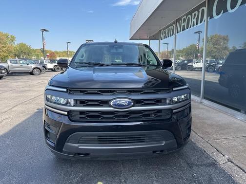 2023 Ford Expedition Max XLT