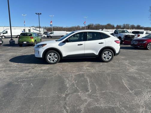 Oxford White 2021 Ford Escape S
