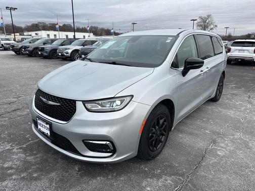 2024 Chrysler Pacifica Touring-L